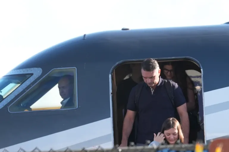 Flavio Bolsonaro flees Brazil after election defeat amid money laundering probe