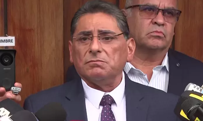 What urgent issues did Carlos Álvarez and Keiko Fujimori discuss?