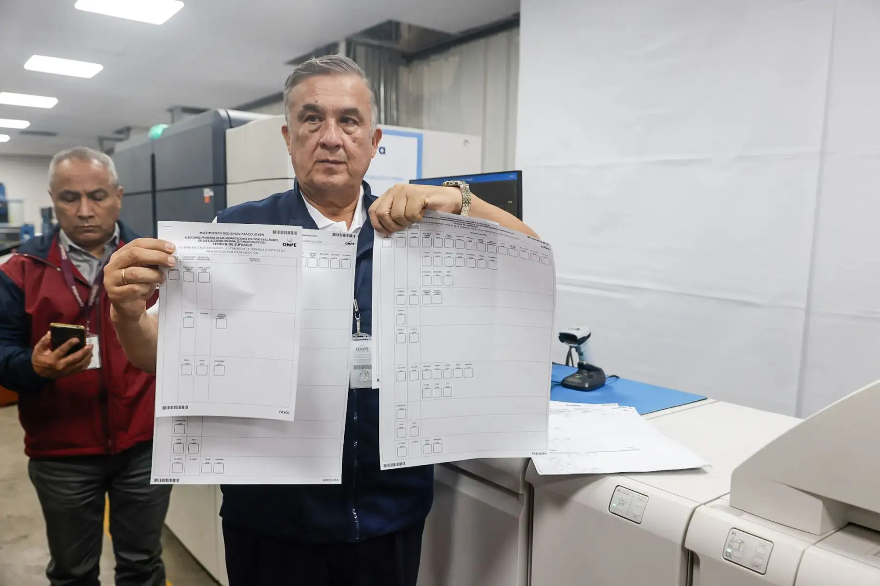 ONPE realiza prueba de color e impresión de las cédulas de sufragio correspondiente a las Elecciones Primarias -modalidad de afiliados- de las Elecciones Regionales y Municipales