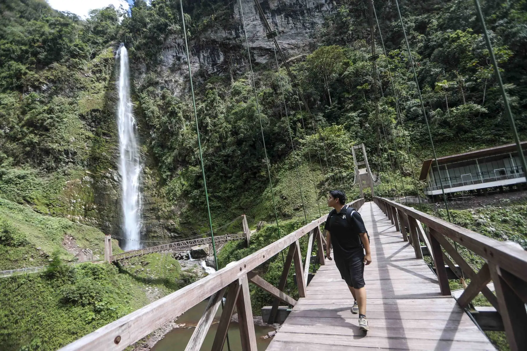 Ucayali presenta la cascada Santa Rosa como nuevo atractivo turístico para impulsar la economía local