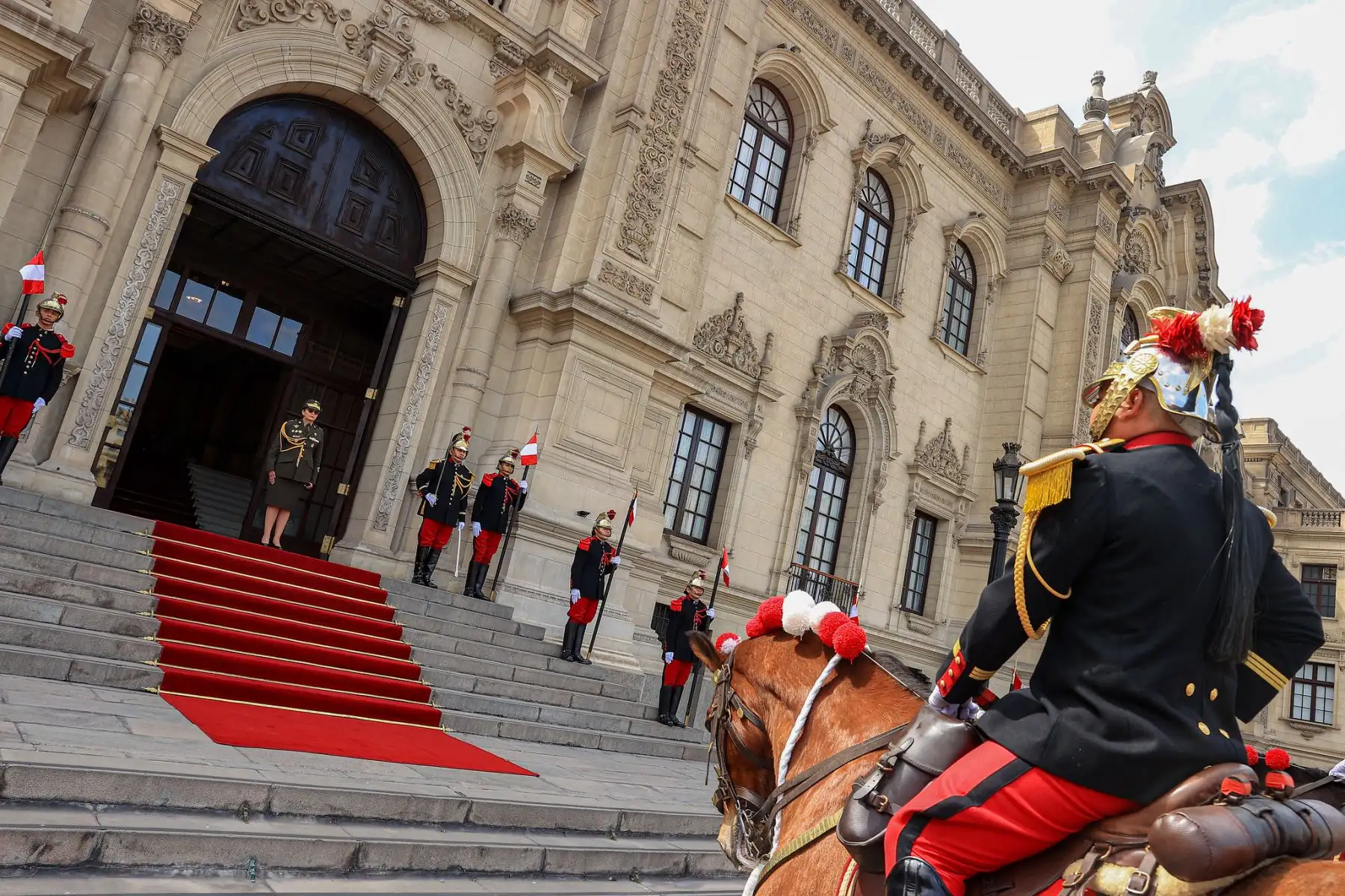 Día del Padre: Regimiento de Caballería “Mariscal Domingo Nieto” realizó cambio de guardia