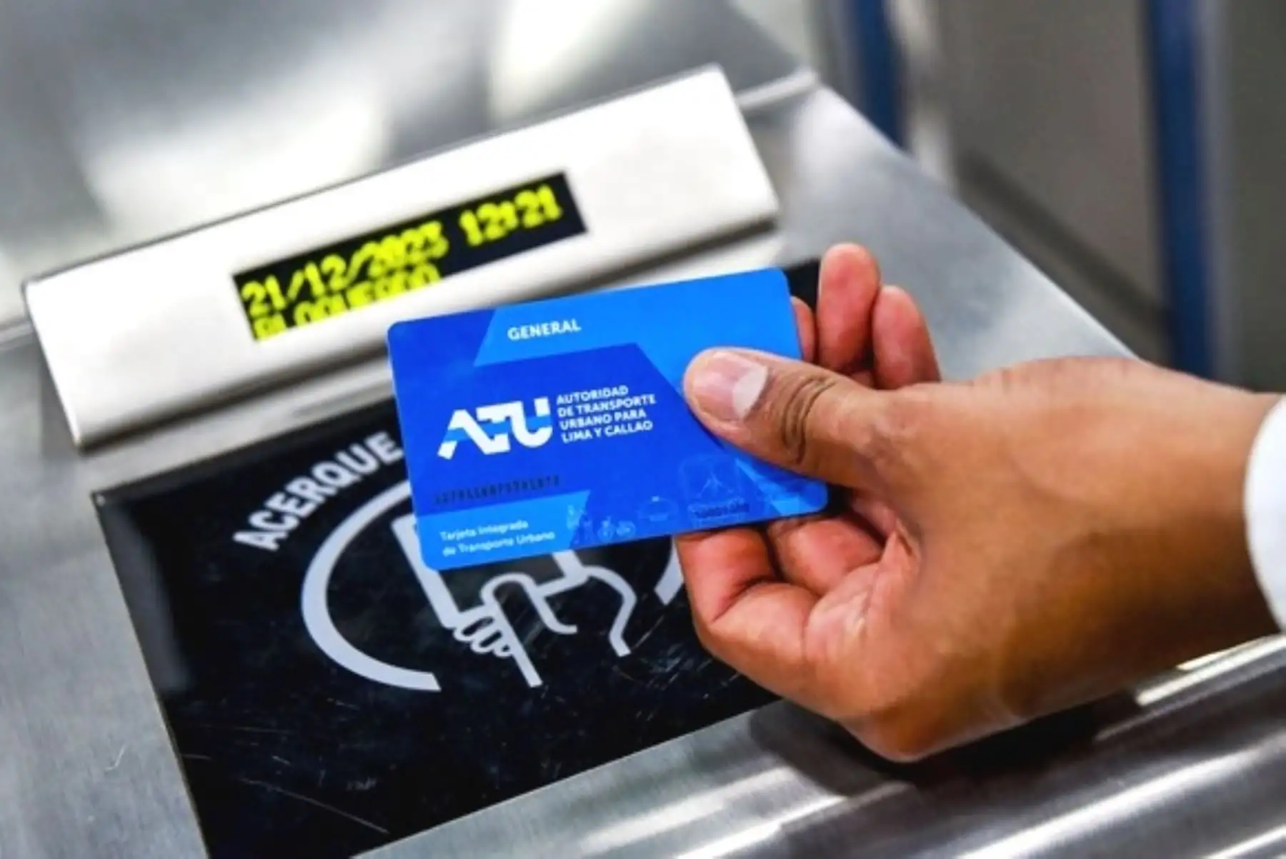 Línea 2: desde el 8 de julio será obligatorio uso de tarjeta interoperable para viajar