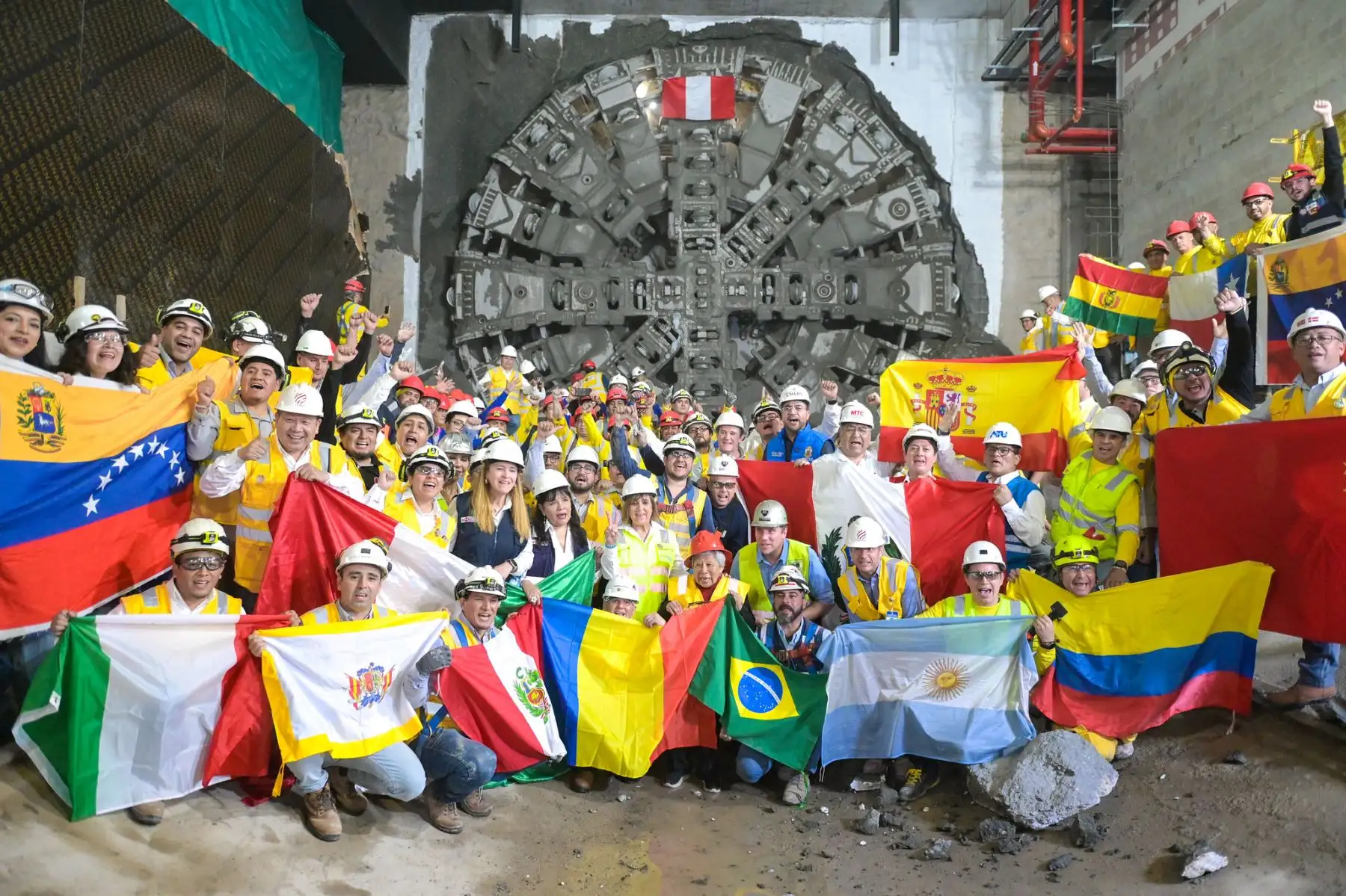 Tuneladora Delia culmina perforación del túnel de la Línea 2 del Metro