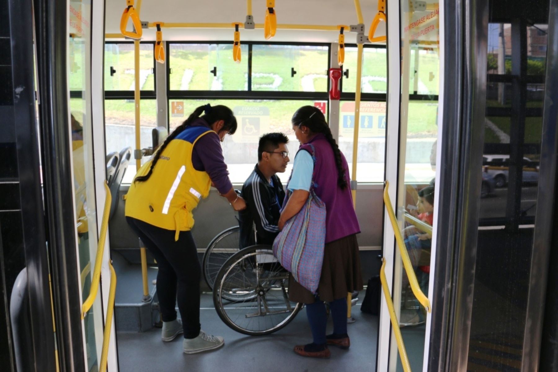 Transporte público contará con espacios amigables para personas con TEA y neurodiversidad