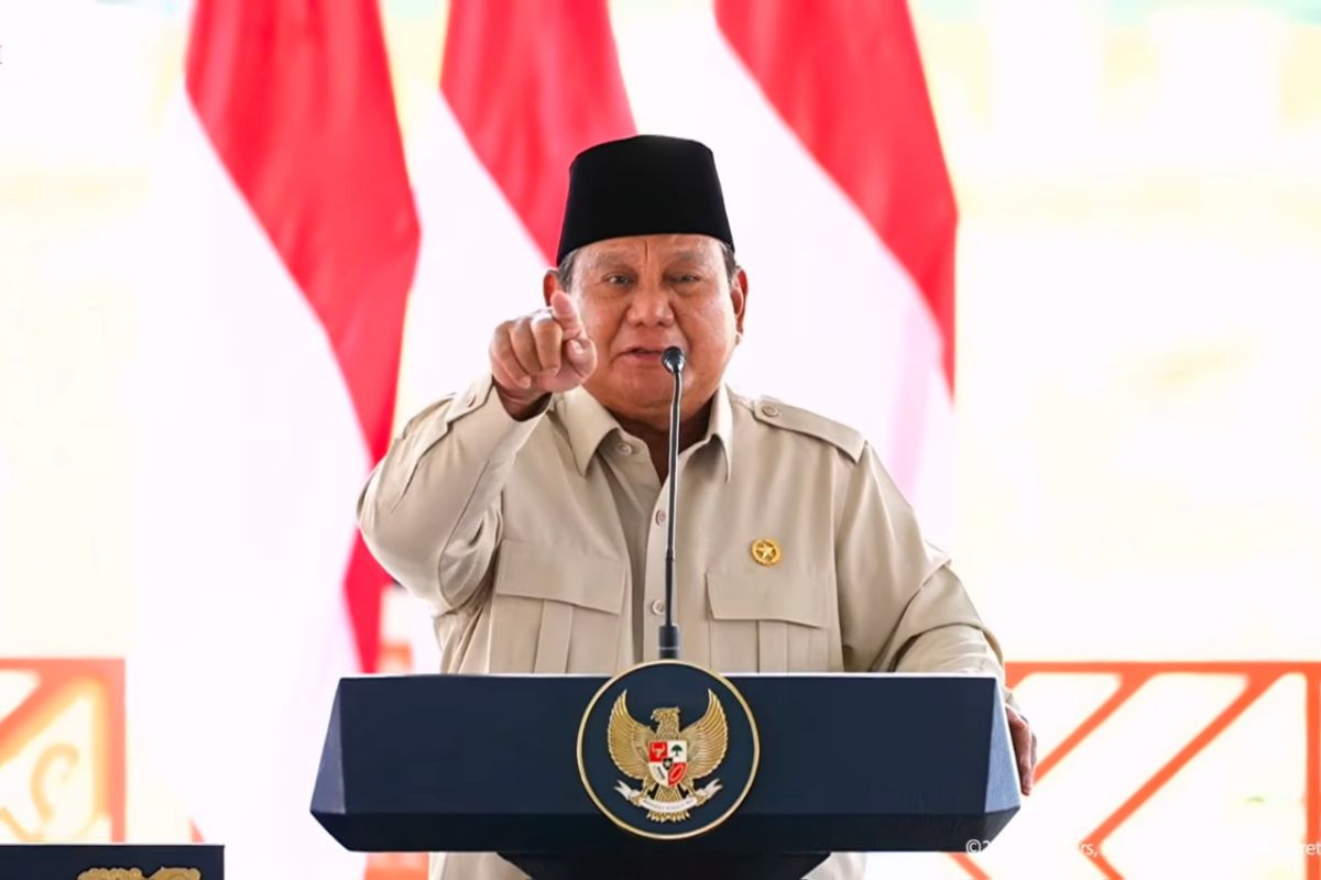 Prabowo demands military, police and bureaucrats introspect