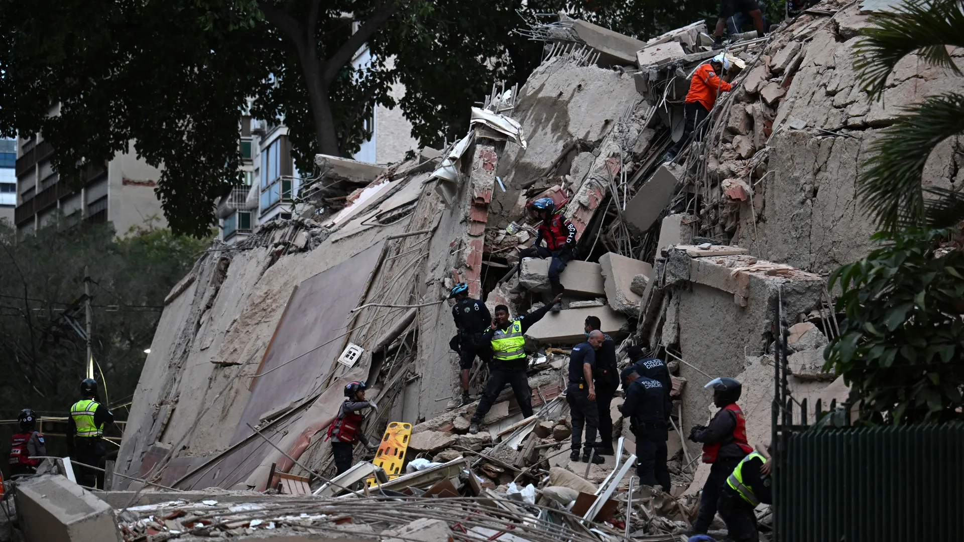 2 powerful earthquakes hit Venezuela