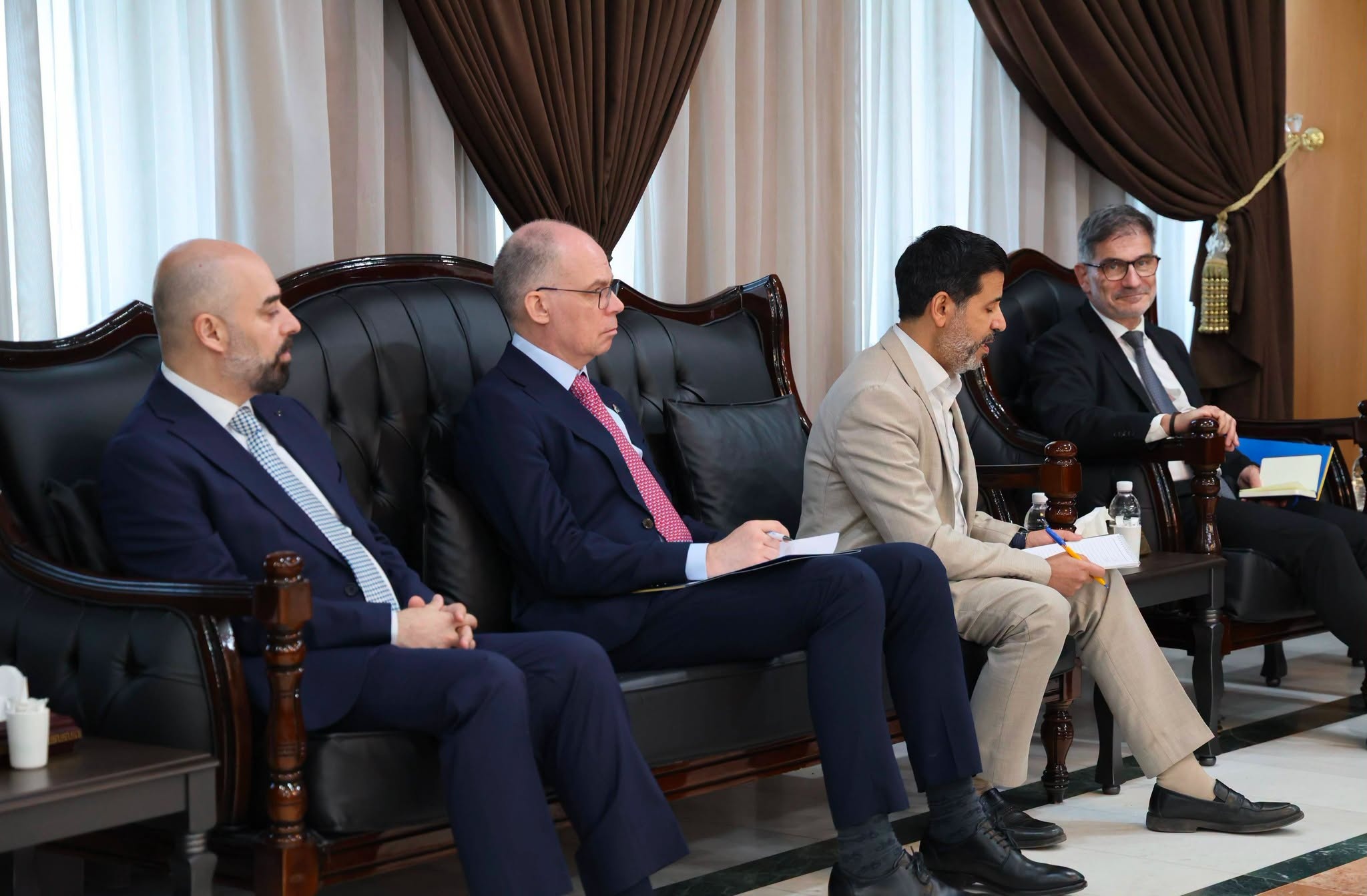 وزير الموارد يبحث مع سفير الاتحاد الأوروبي تعزيز التعاون بإدارة المياه ومواجهة شحتها » وكالة بغداد اليوم الاخبارية