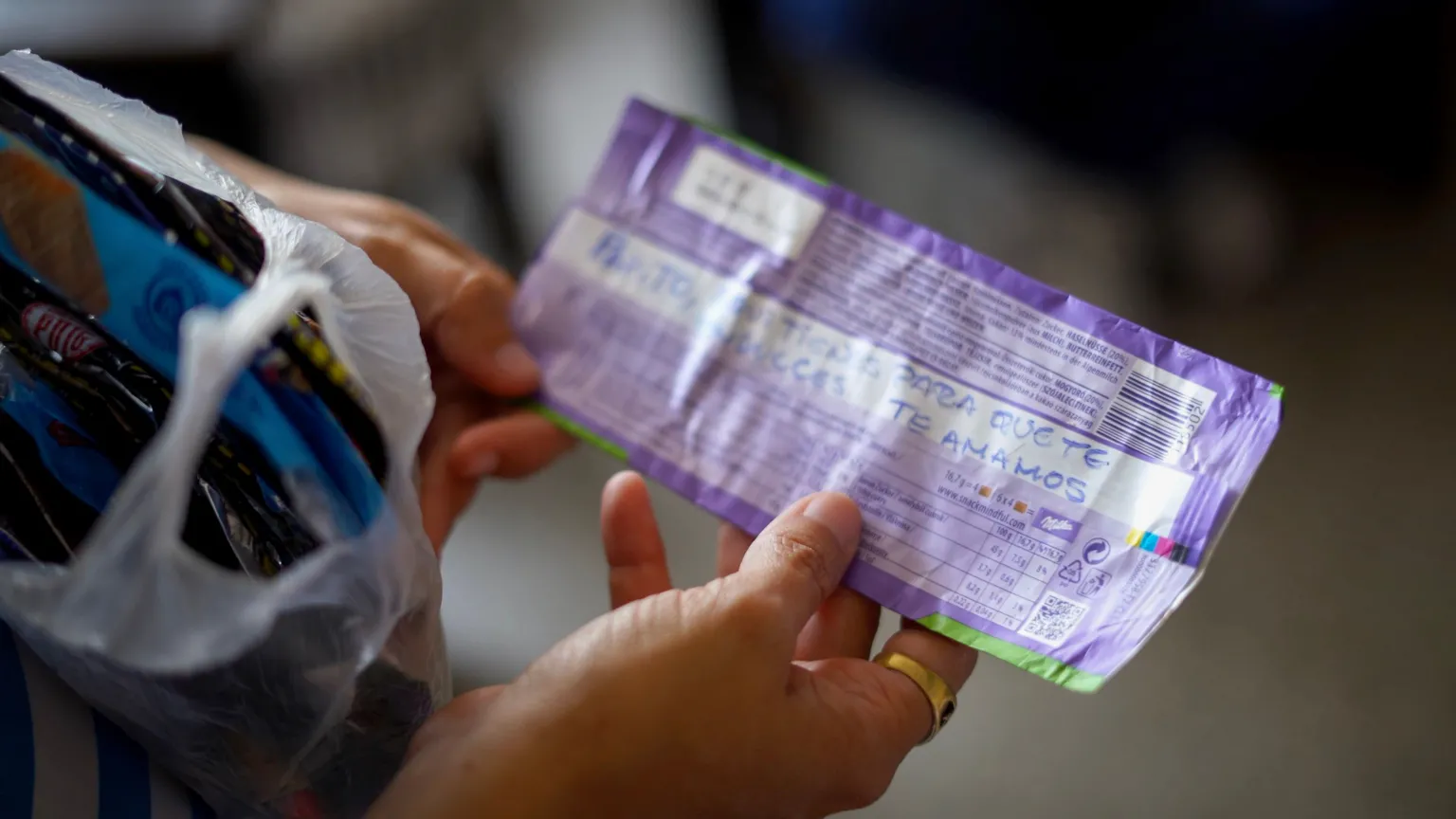 Dirty laundry and chocolate bars: How Venezuelan prisoners smuggled messages out of jail