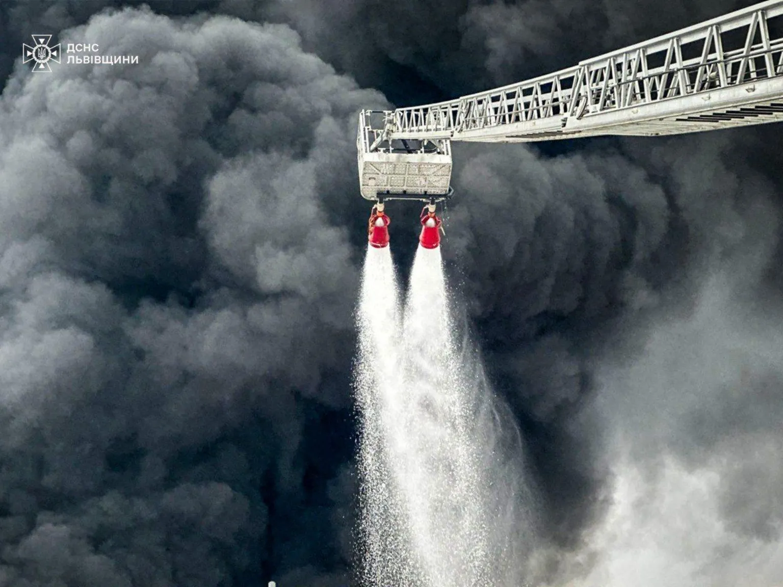 Ukraine-Hungary oil pipeline row threatens EU loan