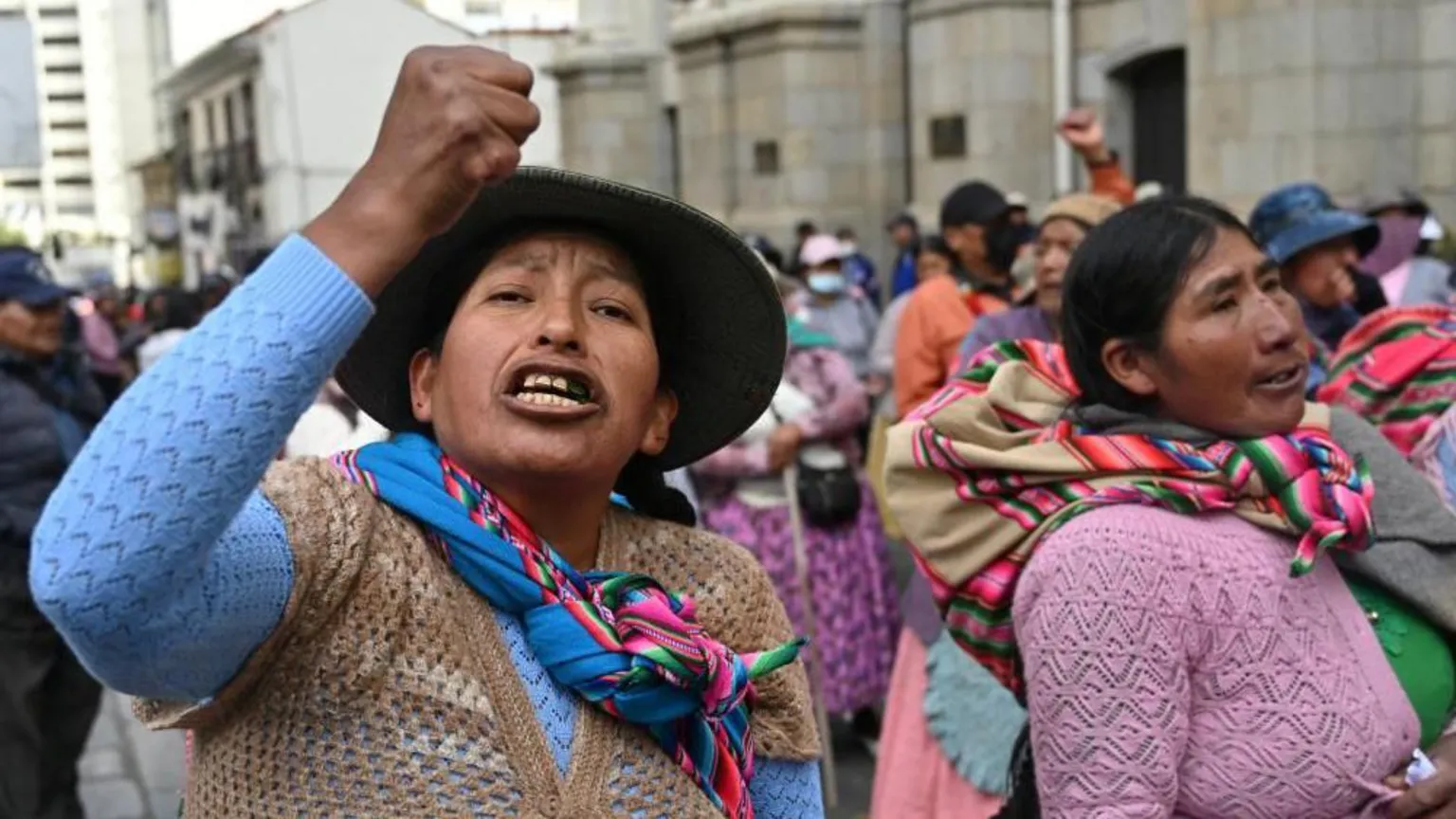 Bolivian Congress allows deployment of troops to quell protests