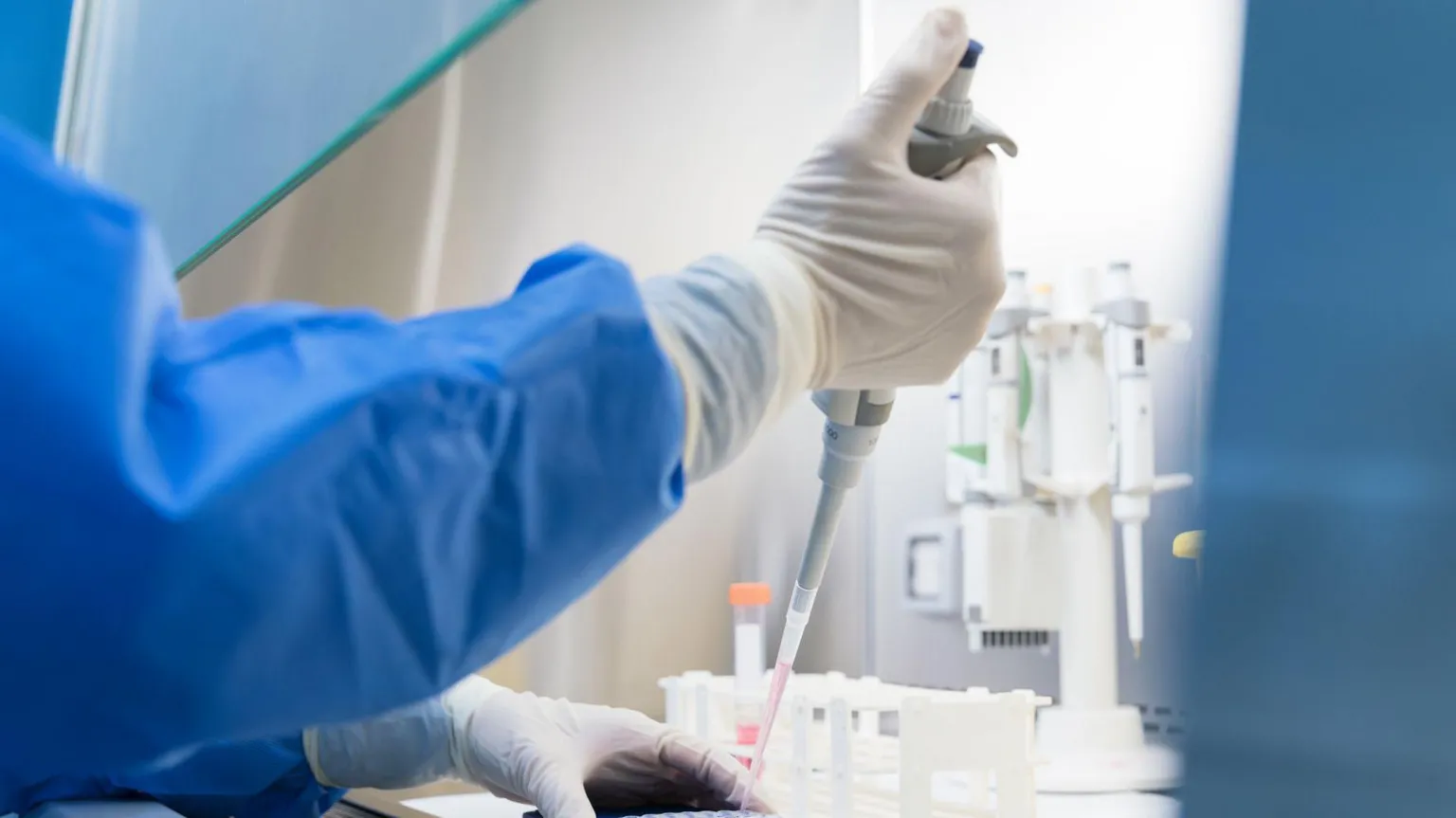 Cancer vaccines using AI gets research funding