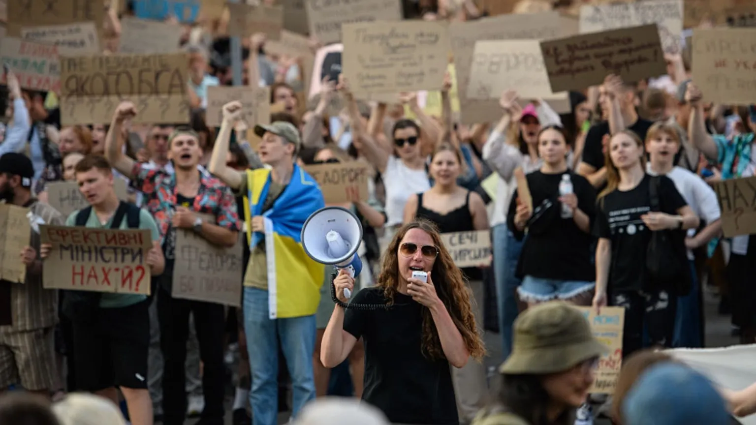Ukrainian soldiers express outrage over defence minister's removal, BBC reports