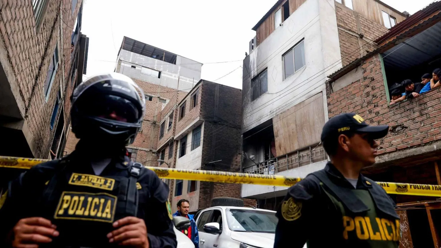 Fire kills 10 members of same family in Peru, police say