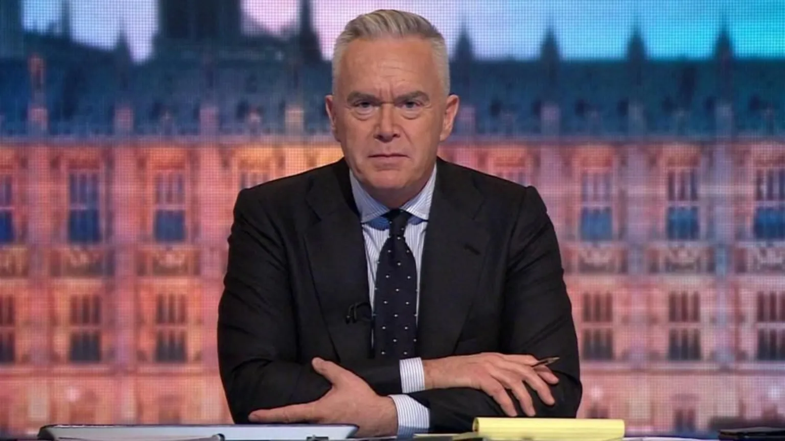 Huw Edwards criticised for entering festival poetry competition