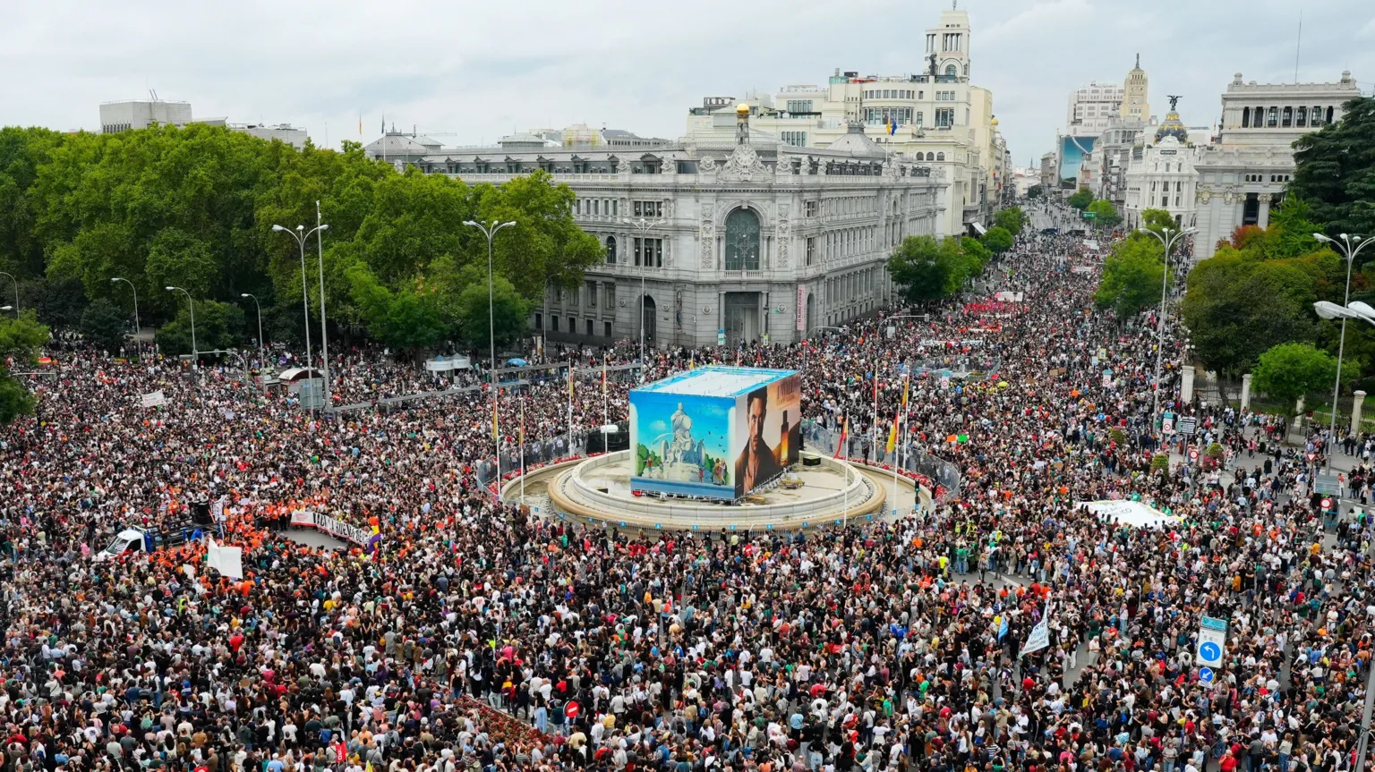 'Anger in the streets': Tens of thousands protest in Spain over housing crisis