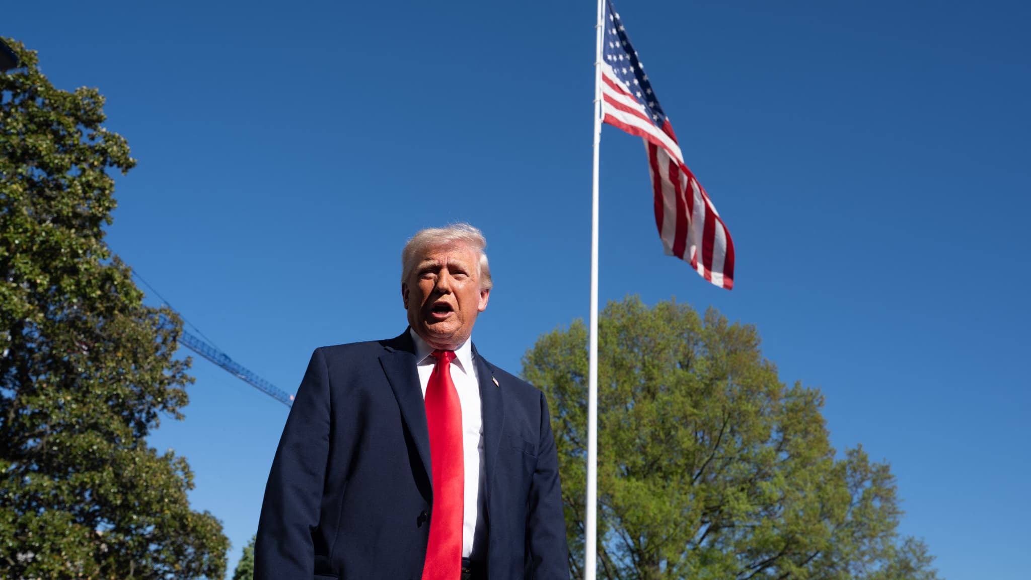 "Il ne sait pas de quoi il parle": Donald Trump s'en prend au chancelier allemand qui estime que les États-Unis se font "humilier" par l'Iran