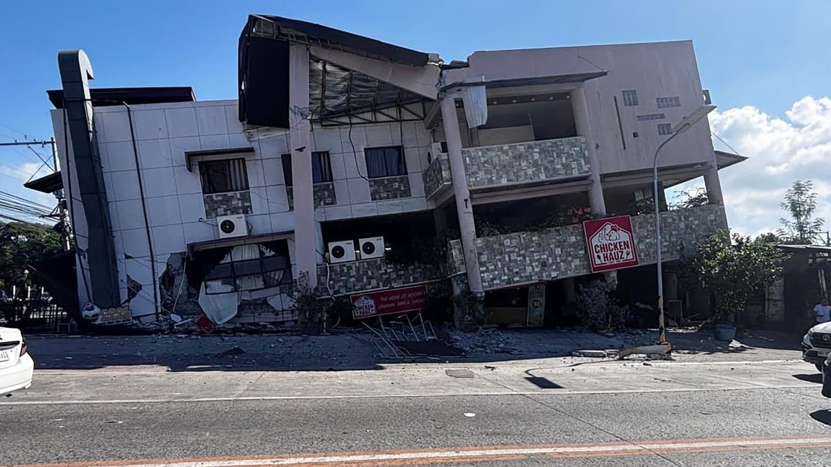 Au moins 35 morts après un séisme de magnitude 7,8 aux Philippines, de nombreux bâtiments effondrés