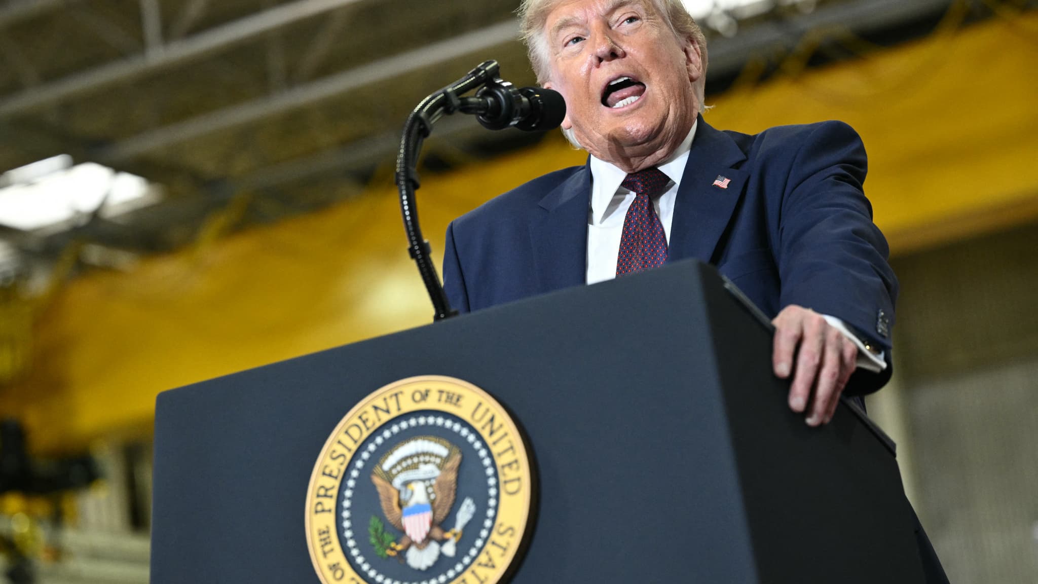Guerre au moyen orient donald trump dit que l iran a demande une reunion contrairement a ce que teheran a affirme AD