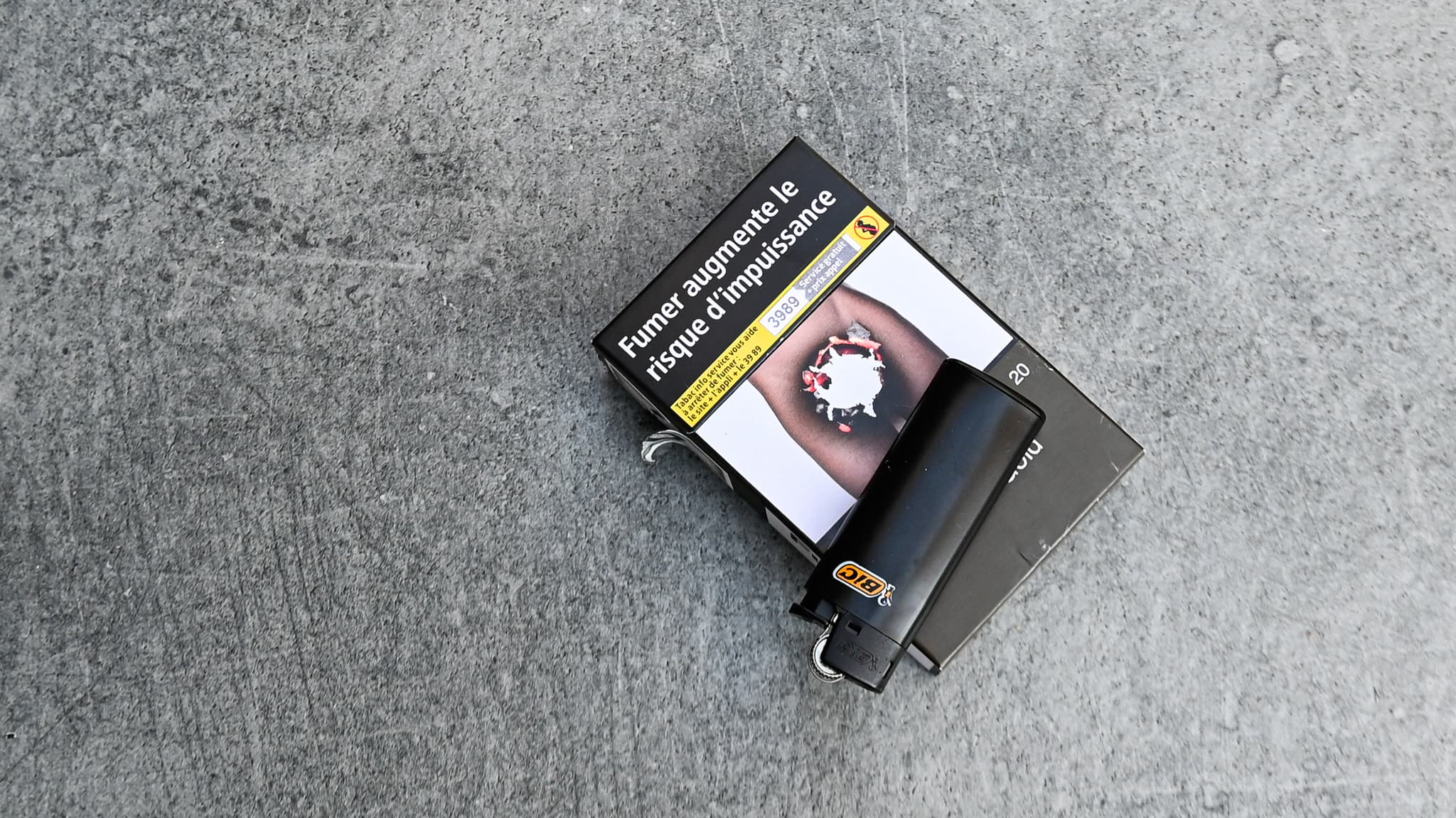 Les cigarettes bientôt interdites aux personnes nées après 2009? La proposition de l'Assurance maladie pour "une génération sans tabac"