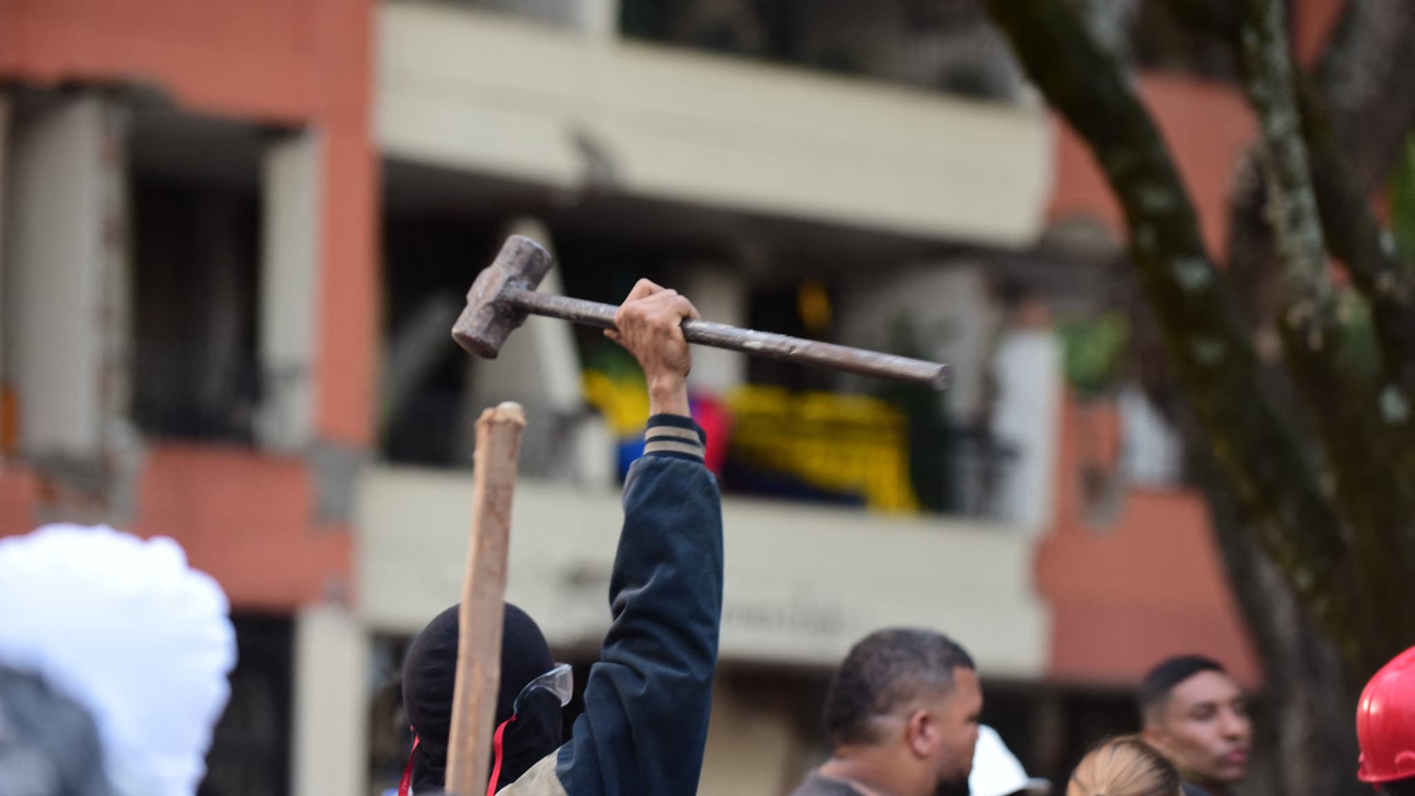 Earthquake in Colombia: Survivor pulled from rubble after dozens of hours, death toll revised downwards