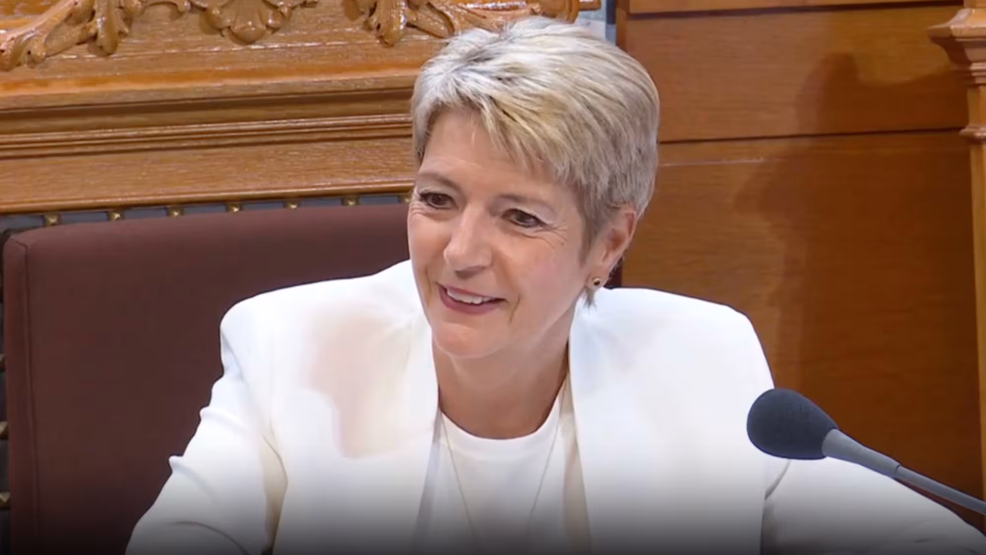 Hier teilt Karin Keller-Sutter im Rat gegen das Wallis aus