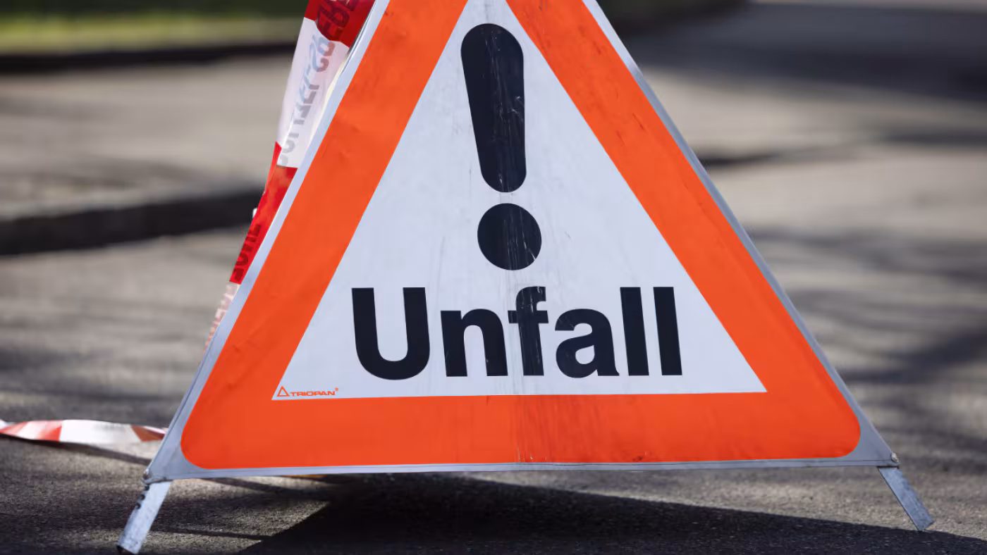 Unfall im Kanton Freiburg: Töff-Fahrer stürzt und stirbt