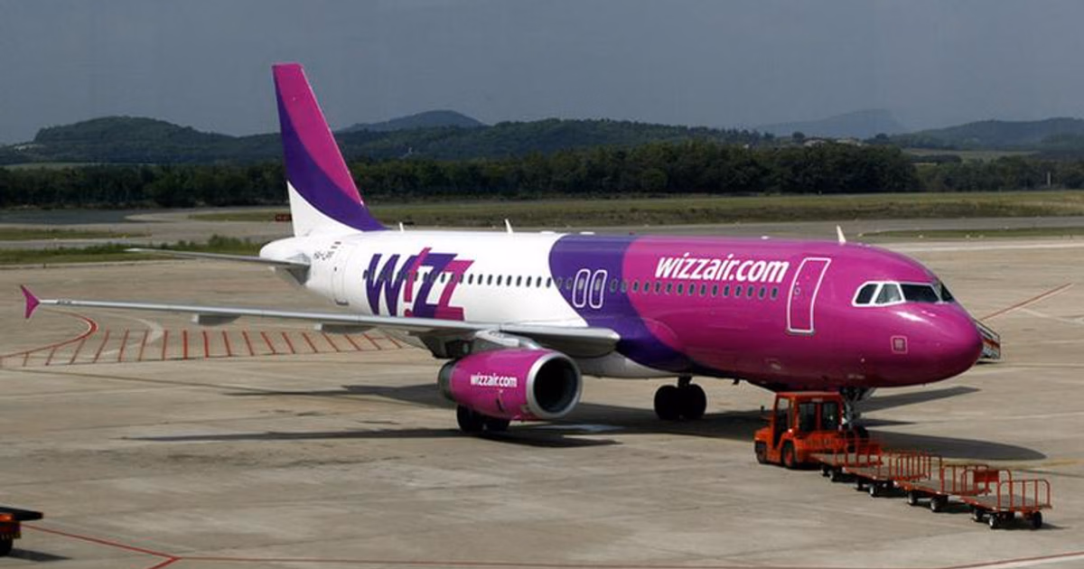 Kényszerleszállást hajtott végre a WizzAir Budapestről induló járata, kórházba rohantak az utassal