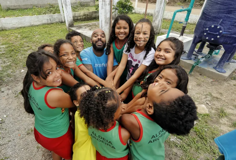 ‘É preciso parar de naturalizar a violência física contra crianças como forma de disciplinar’, avalia oficial do Unicef