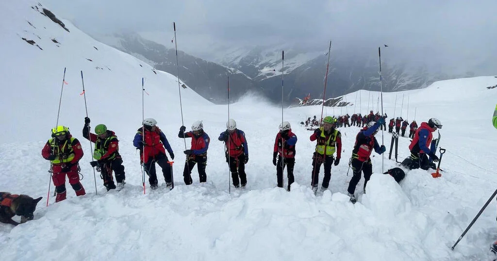 2 skiers killed, 5 hurt in northern Italy avalanche