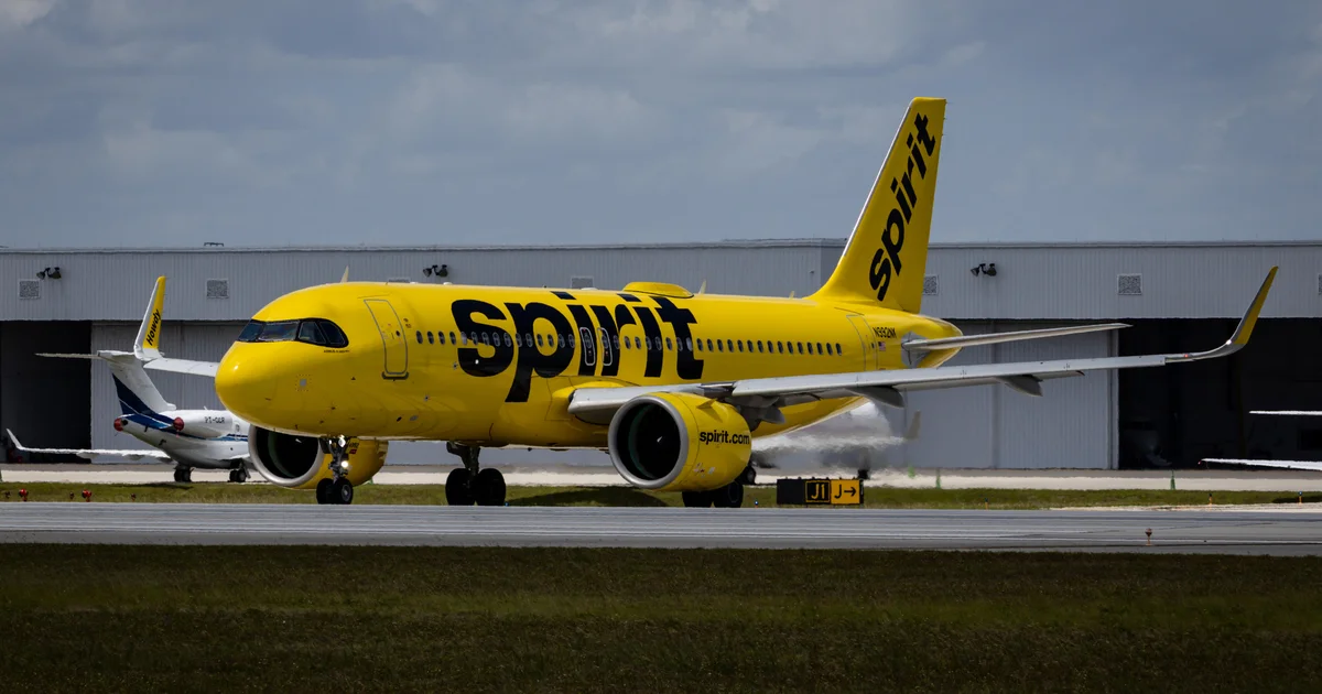 Trump confirms he's weighing a taxpayer takeover of Spirit Airlines "for the right price"