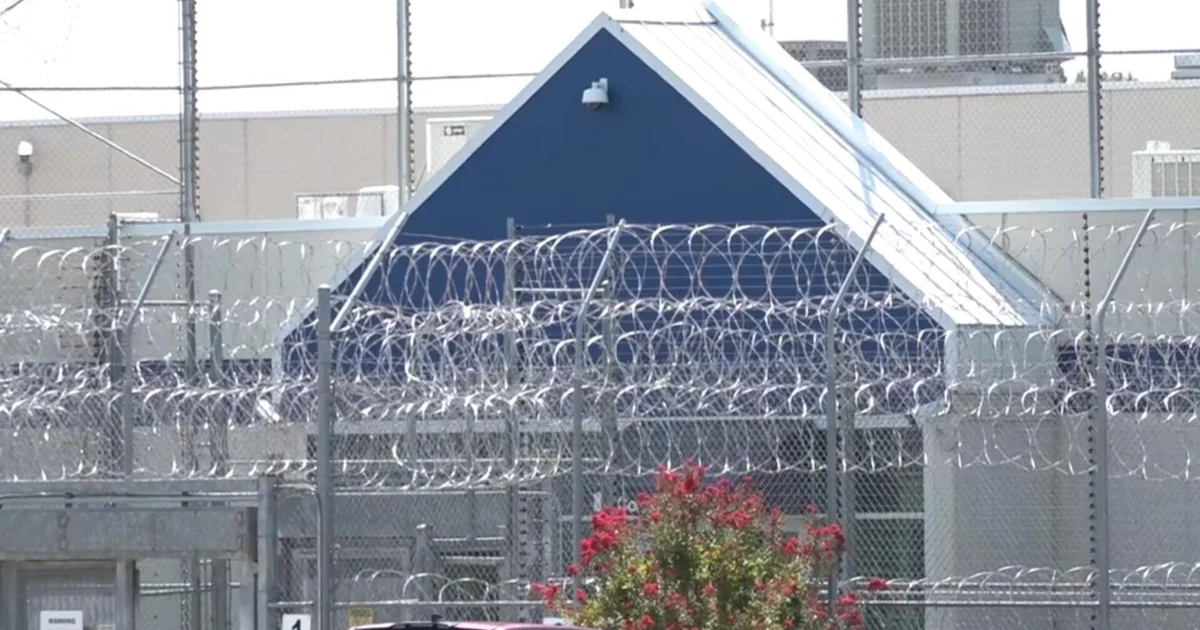 Appeals court rejects Trump's mandatory ICE detention policy