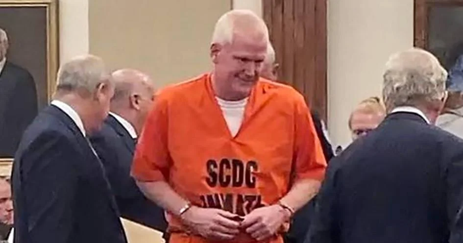Court overturns Alex Murdaugh's murder convictions, orders new trial
