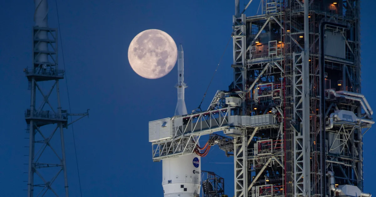Watch Live: NASA names 4 astronauts for next Artemis mission
