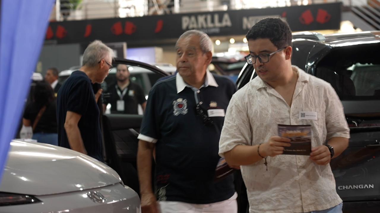 Peruvian drivers embrace Chinese electric vehicles