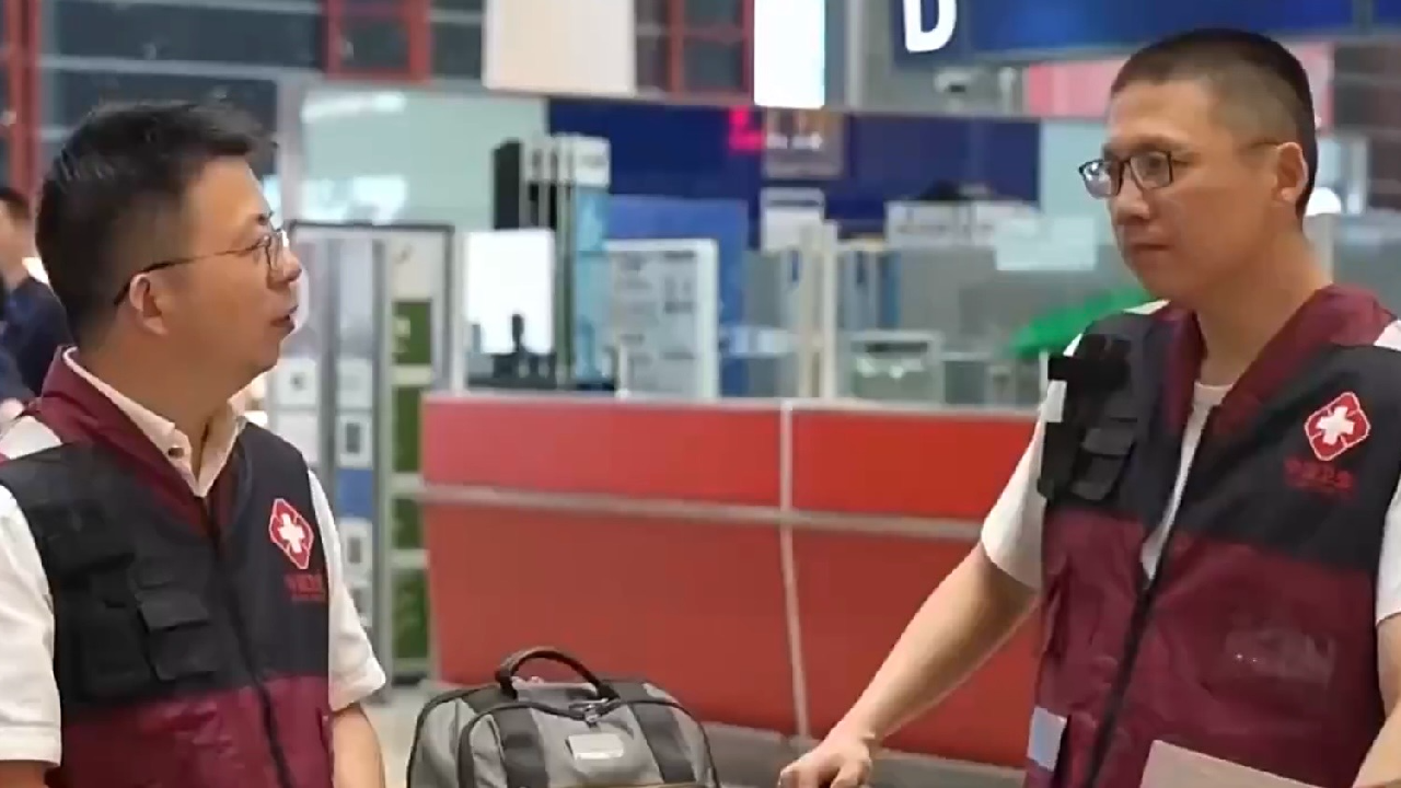 ইবোলা মোকাবিলায় সহায়তার জন্য ডিরেক্ট রিপাবলিক অফ কঙ্গোতে চিনা বিশেষজ্ঞদের দ্বিতীয় দলটি পৌঁছাল