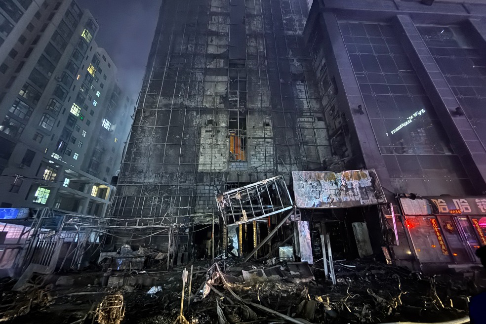 1 dead, 25 injured in building fire in Taiyuan
