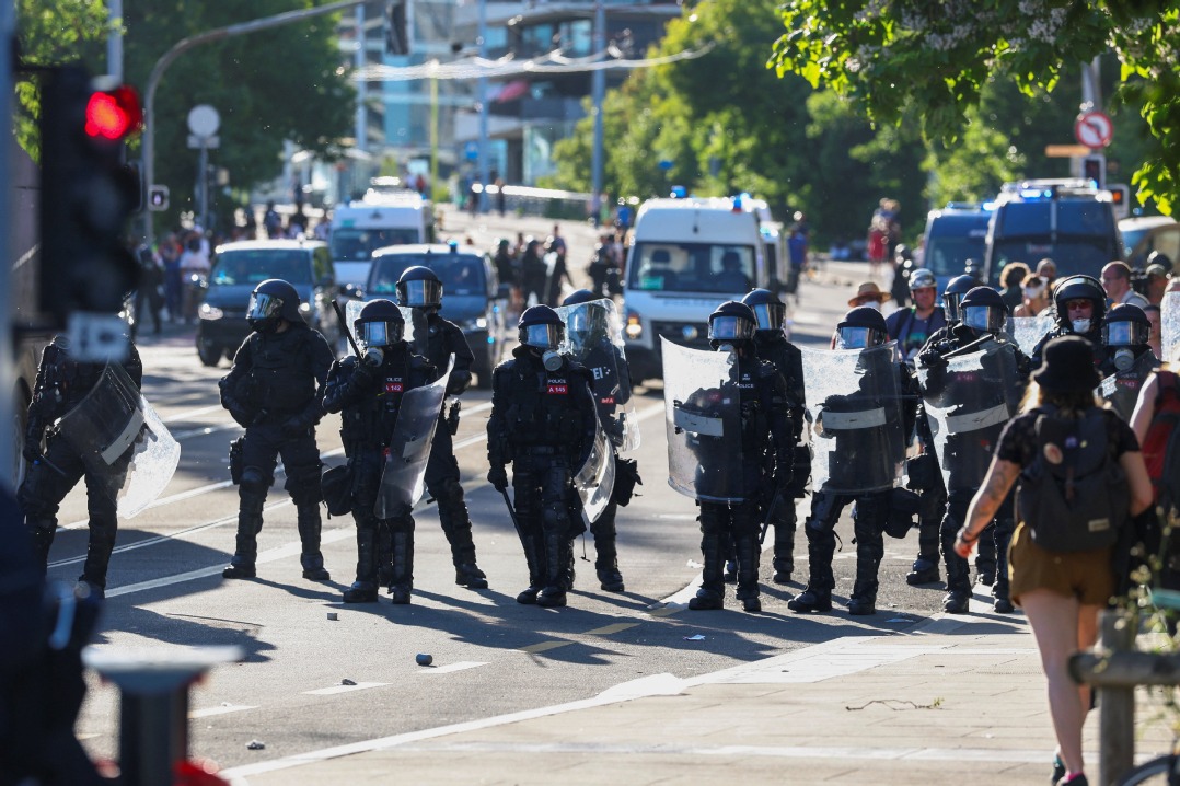 Protest staged in Geneva against upcoming G7 summit