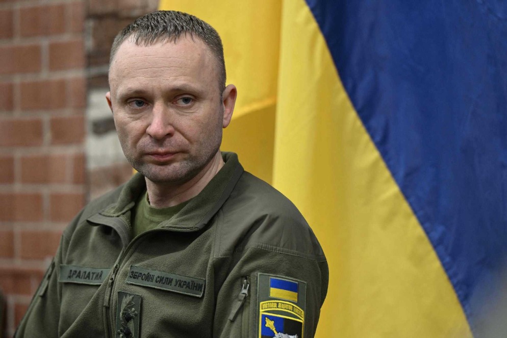 Ukraine replaces top military commander