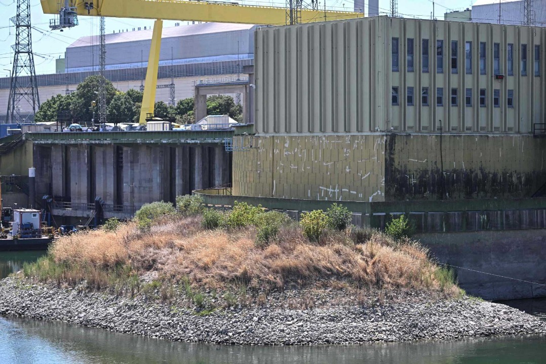 Low Danube water levels force Hungary to shut down nuclear plant