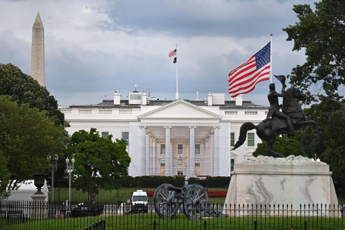 US national debt tops $40 trillion for first time in history