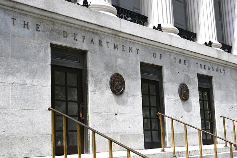 US threatens secondary sanctions on companies doing business with Iran