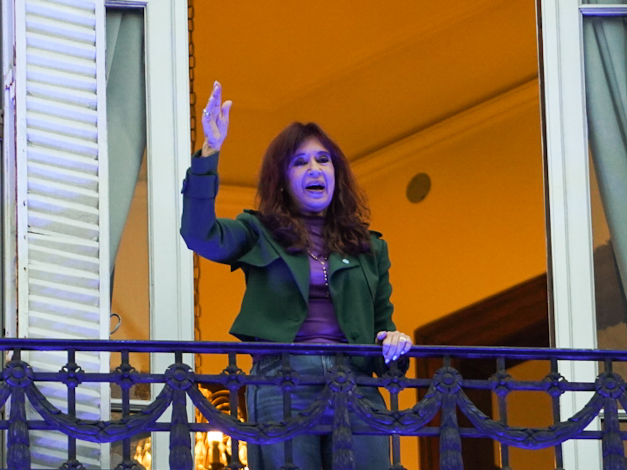 Por la intimación de la Justicia, suspenden actos frente a la casa de Cristina: el sábado, marcha a Parque Lezama