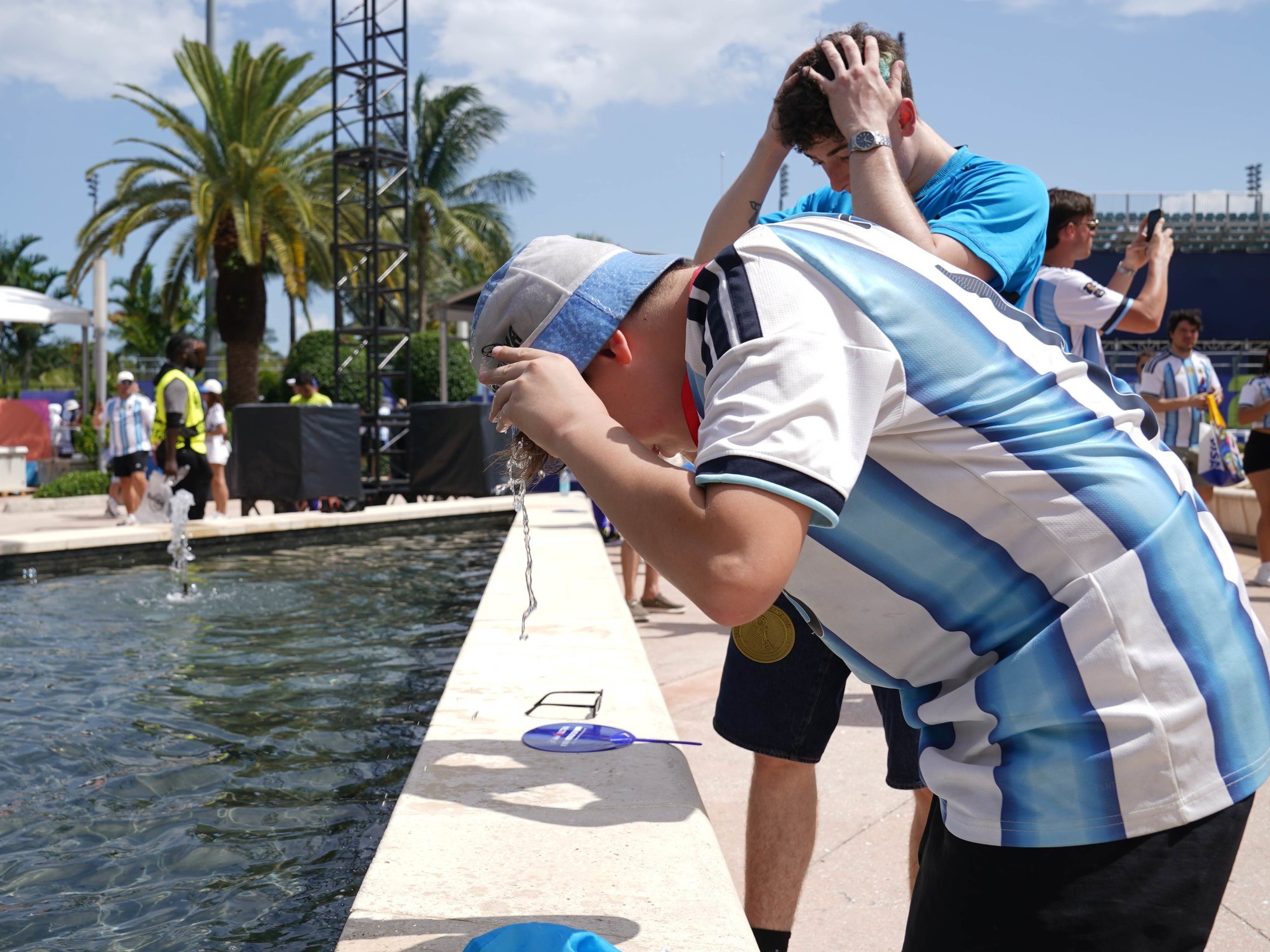 Los hinchas de la Selección Argentina coparon el infierno de Miami, llenaron dos lugares y eligieron el mejor partido de los 100 de Scaloni como DT