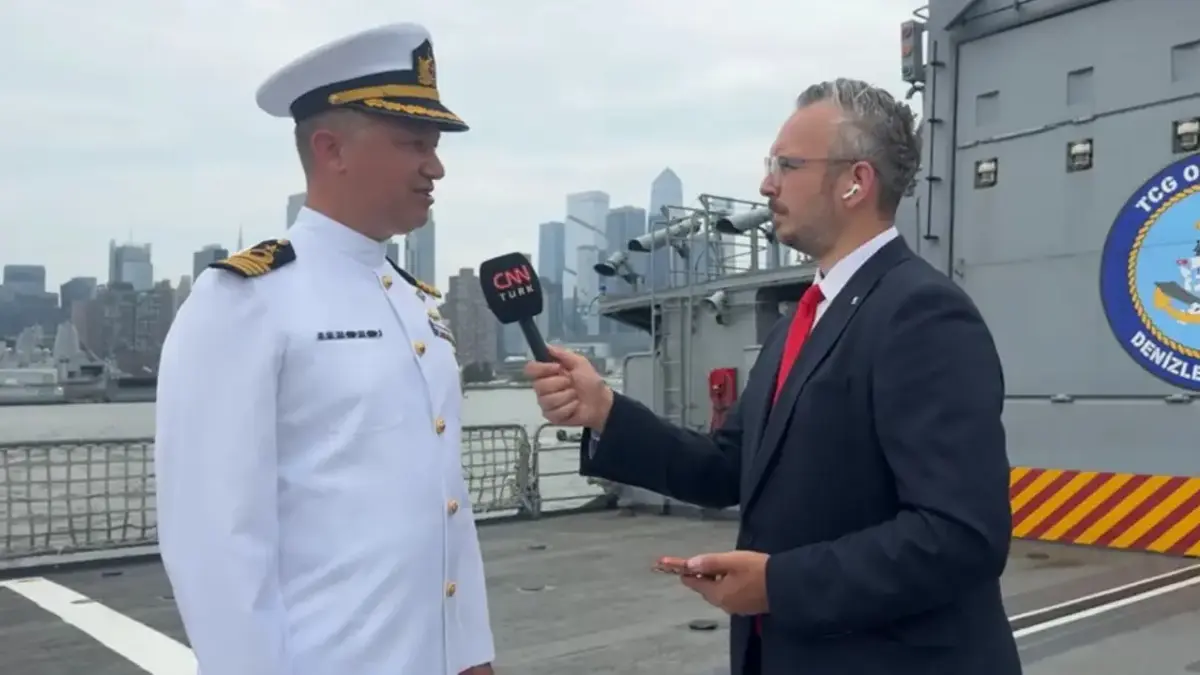 New York'ta bir Türk savaş gemisi! TCG Oruçreis'ten ABD'ye çıkarma