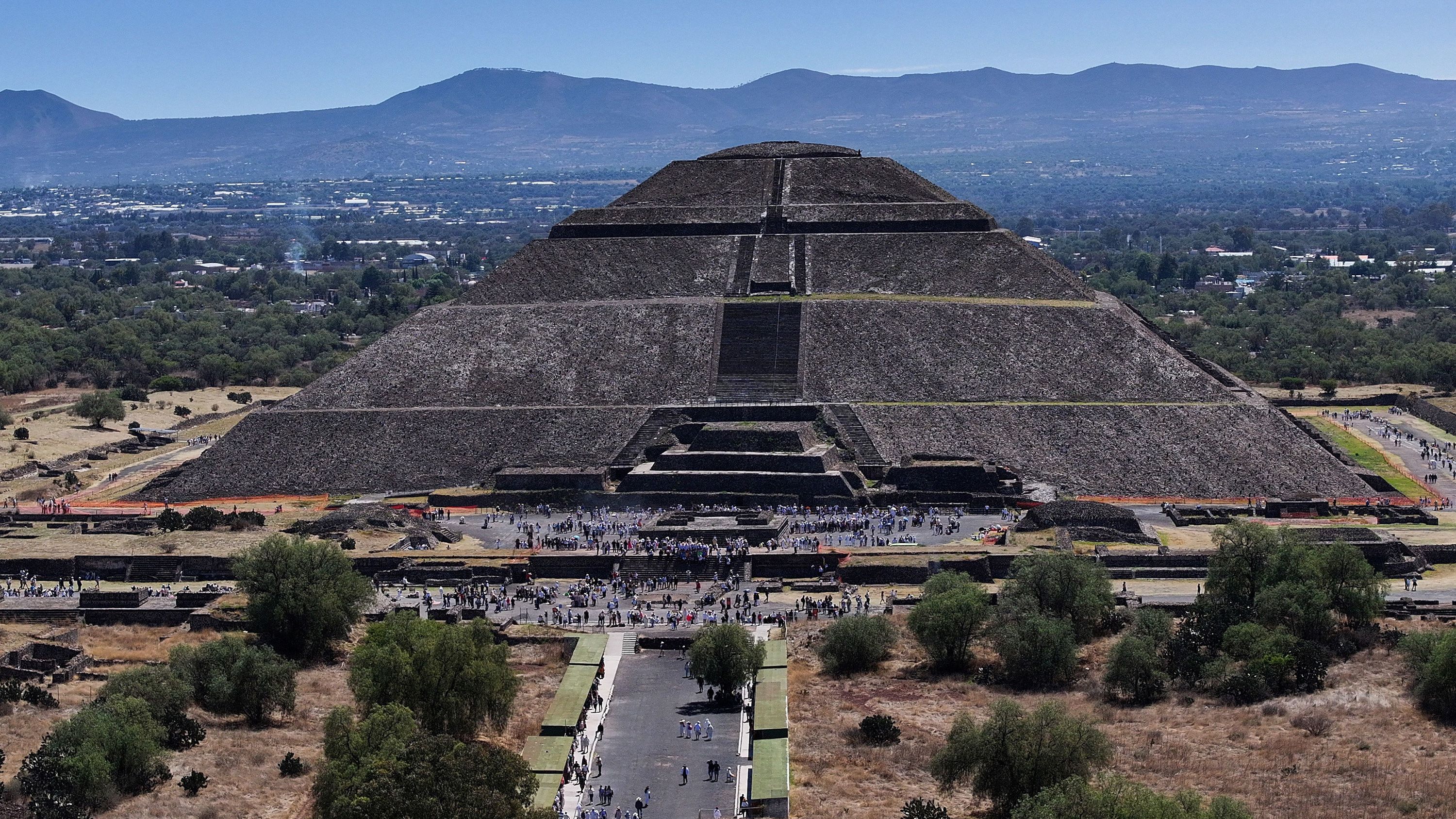 Shooting of tourists at Mexican pyramids shakes country weeks ahead of World Cup