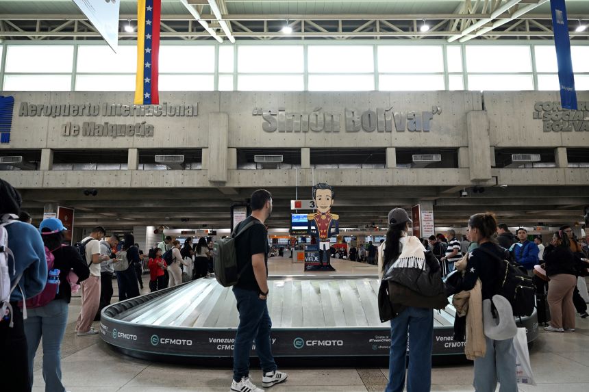 First commercial flight from US to Venezuela will take off after nearly seven years