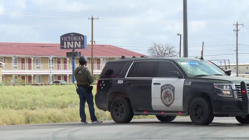 11 people shot, 1 killed in Texas mass shooting; suspect is found dead