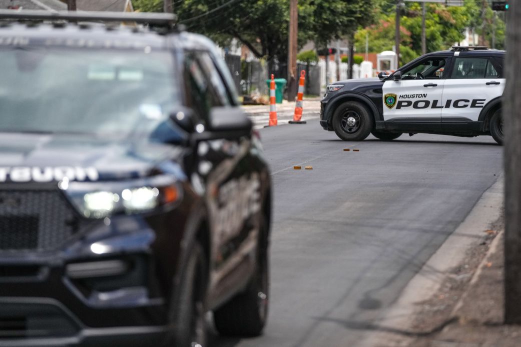 Family believes substance in Houston ICE shooting van is salt, attorney says, countering FBI suspicion of drugs