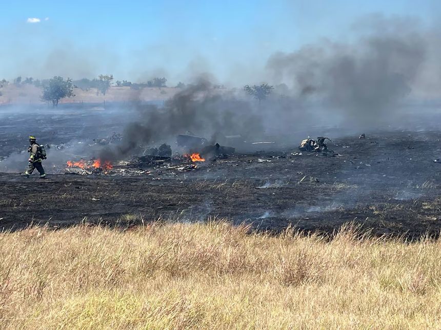 2 pilots dead after military helicopter slams into Central Texas field and catches fire