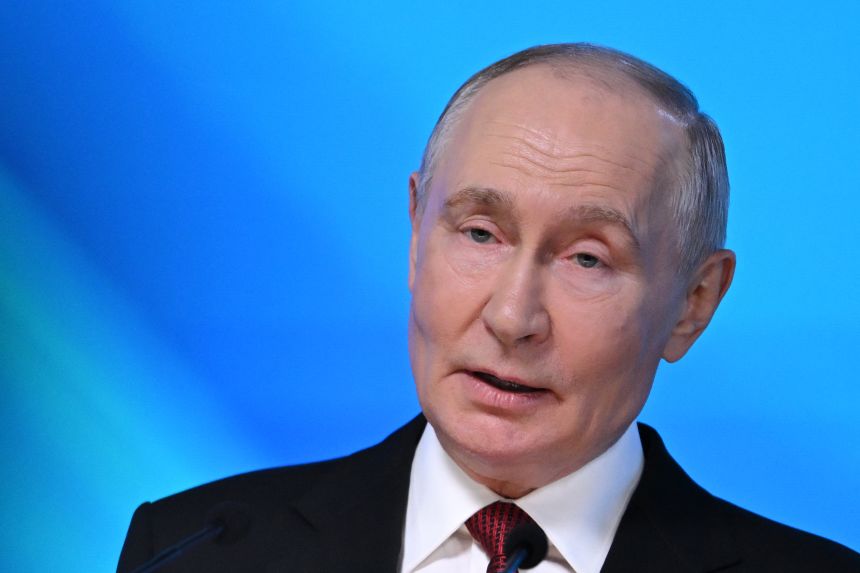 Putin issues warning to Ukraine from Kaliningrad
